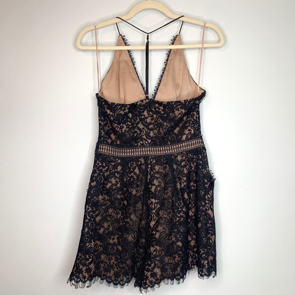 STYLESTALKER x Revolve Black Lace Plunge Romper with Pockets Sz S - Picture 9 of 12